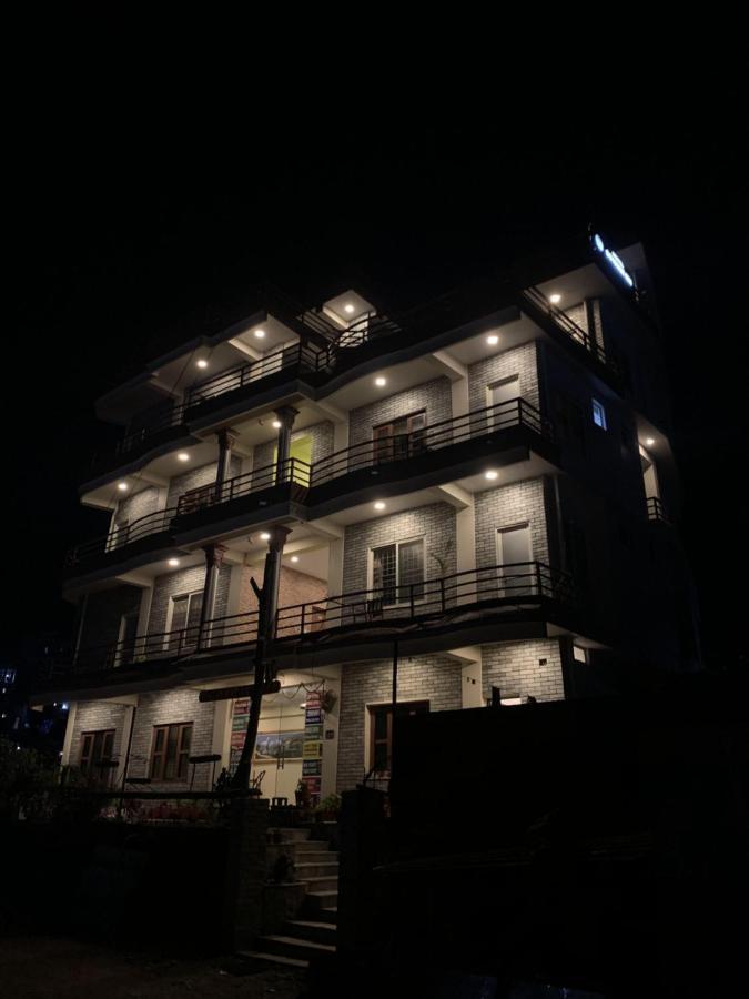 Hotel October Inn โพคารา ภายนอก รูปภาพ