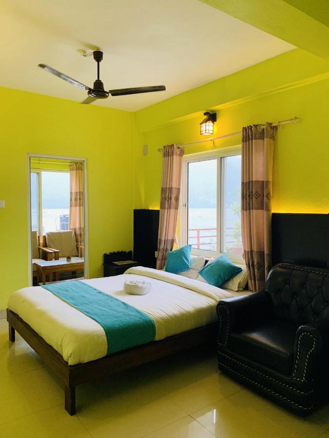 Hotel October Inn โพคารา ภายนอก รูปภาพ