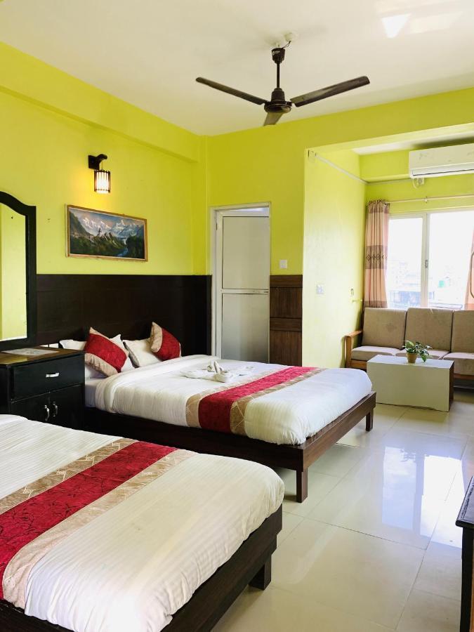 Hotel October Inn โพคารา ภายนอก รูปภาพ