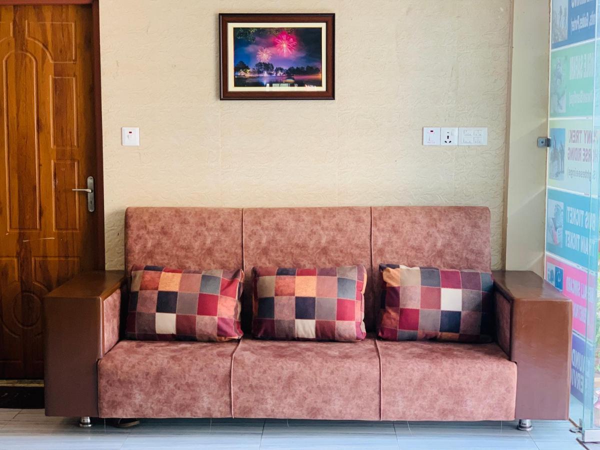 Hotel October Inn โพคารา ภายนอก รูปภาพ