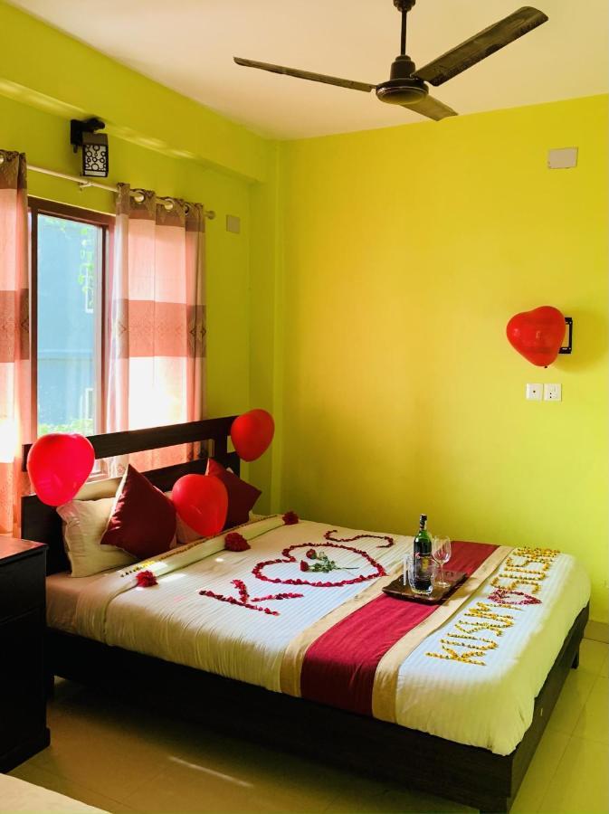 Hotel October Inn โพคารา ภายนอก รูปภาพ