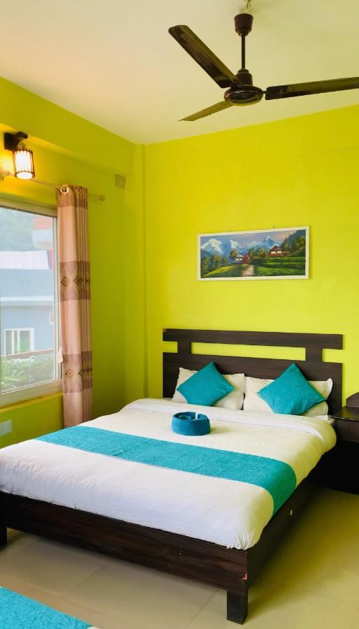 Hotel October Inn โพคารา ภายนอก รูปภาพ