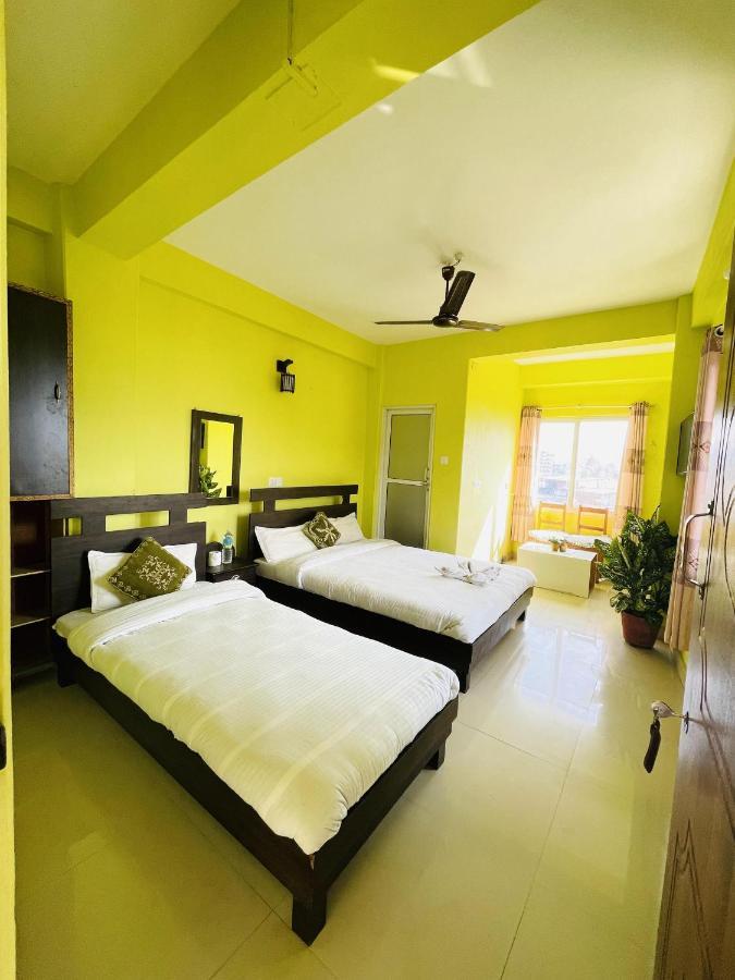 Hotel October Inn โพคารา ภายนอก รูปภาพ