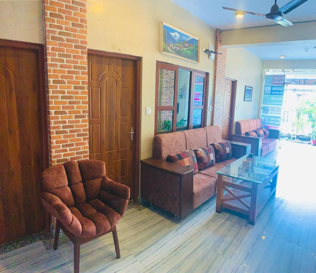Hotel October Inn โพคารา ภายนอก รูปภาพ