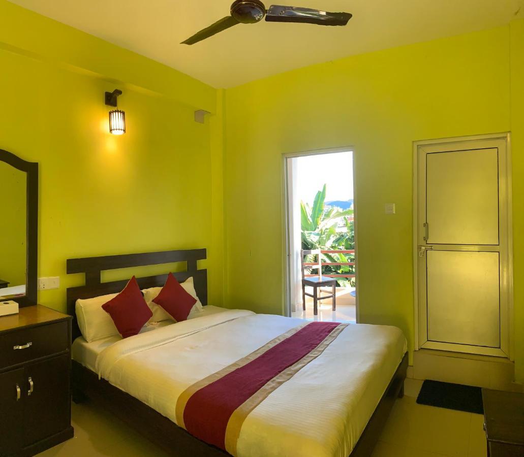 Hotel October Inn โพคารา ภายนอก รูปภาพ