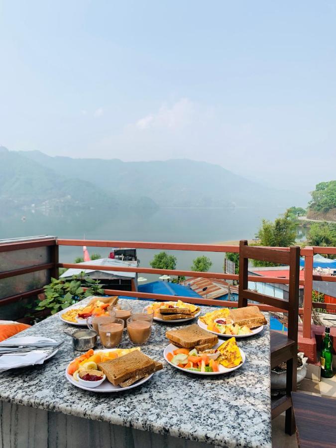 Hotel October Inn โพคารา ภายนอก รูปภาพ