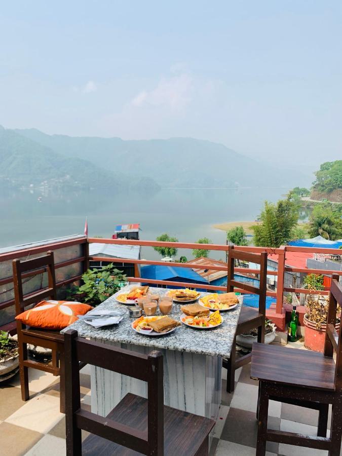 Hotel October Inn โพคารา ภายนอก รูปภาพ