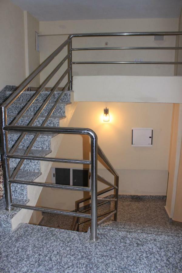 Hotel October Inn โพคารา ภายนอก รูปภาพ