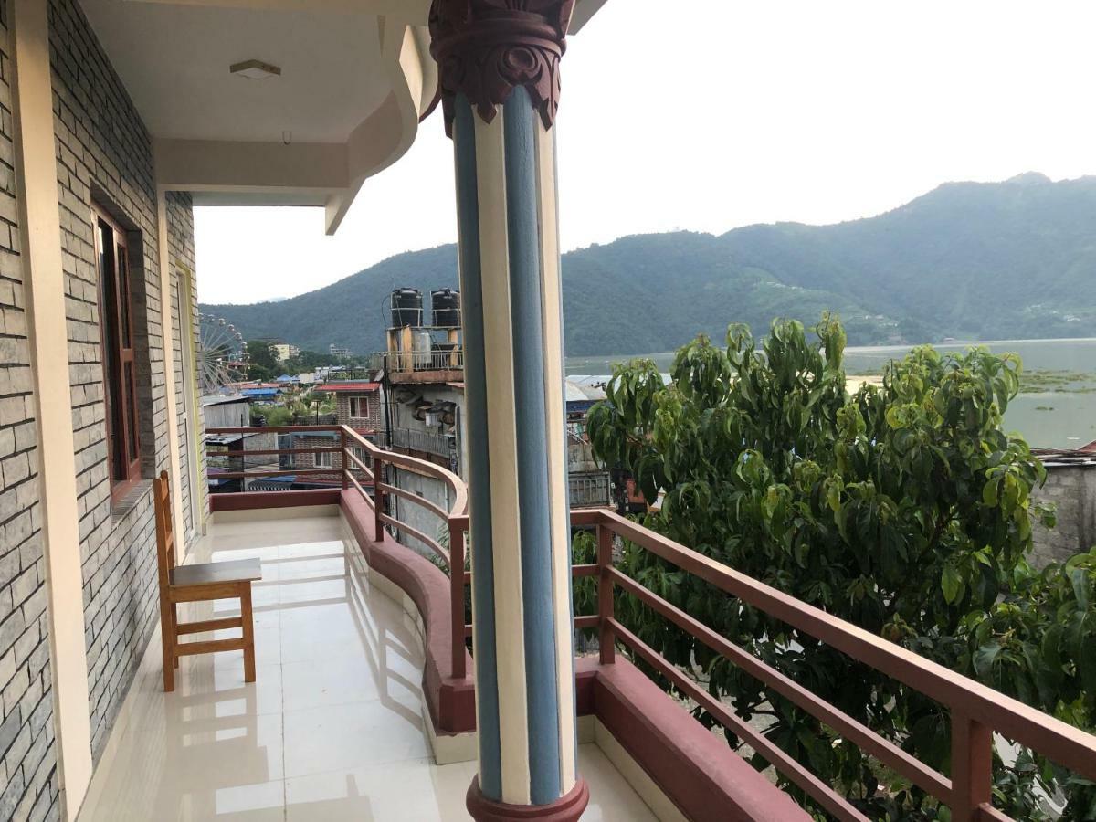 Hotel October Inn โพคารา ภายนอก รูปภาพ